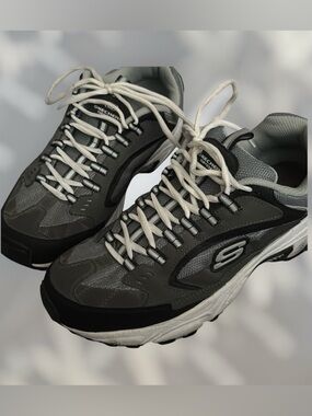 Skechers Men’s Size 9